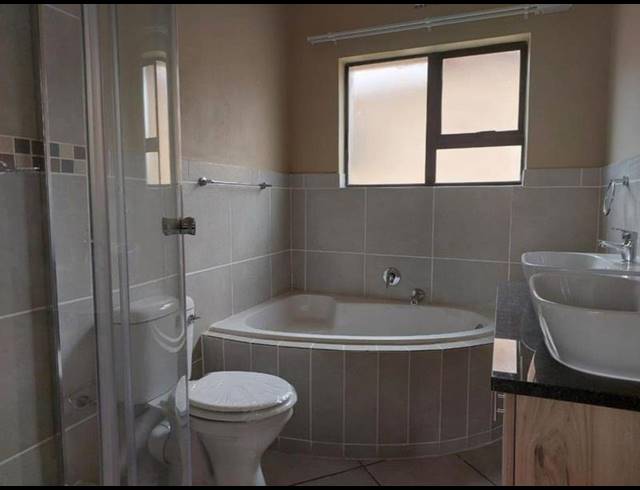 3 BEDROOM TOWNHOUSE FOR SALE IN RIVERSDALE